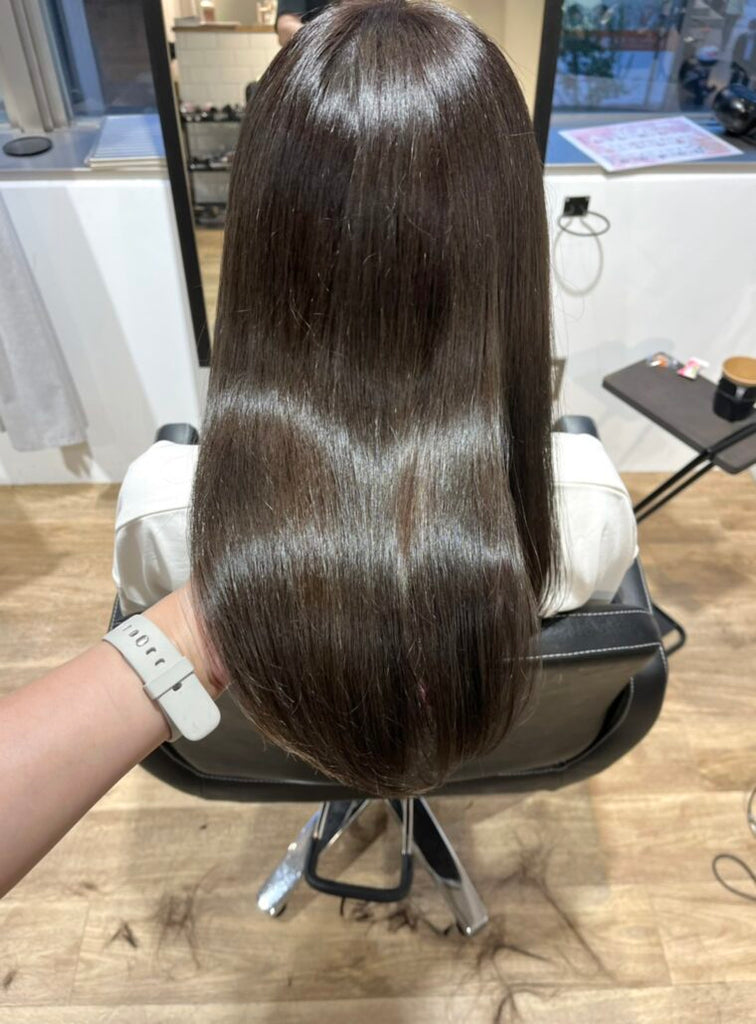 オリーブグレージュ