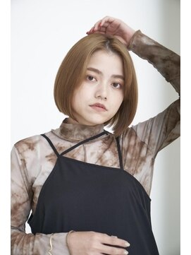 ナチュラルベージュ×ミニボブショート