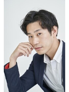 メンズパーマセンター分けショート