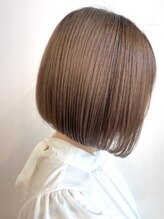 ミニボブ×ベージュ